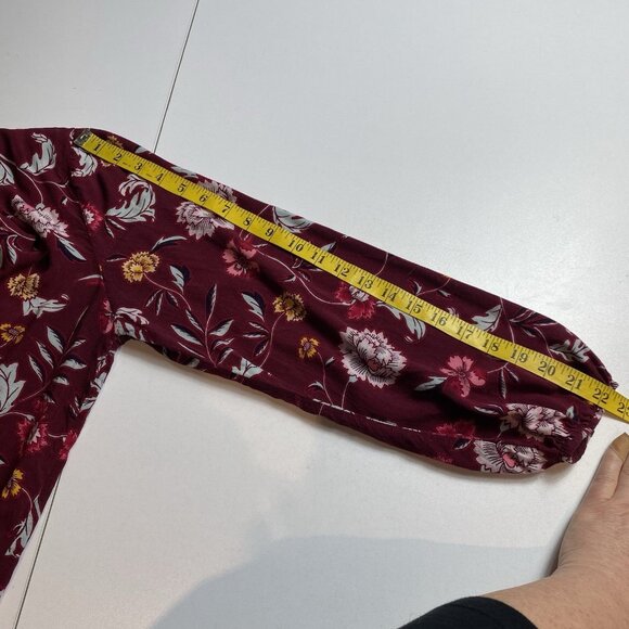Old Navy Womens Relaxed Shirred Blouse in Burgundy Floral Boho Sz XL - Picture 9 of 9